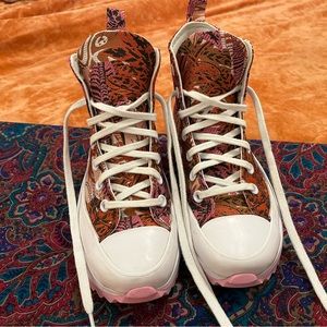 Magenta platform Converse